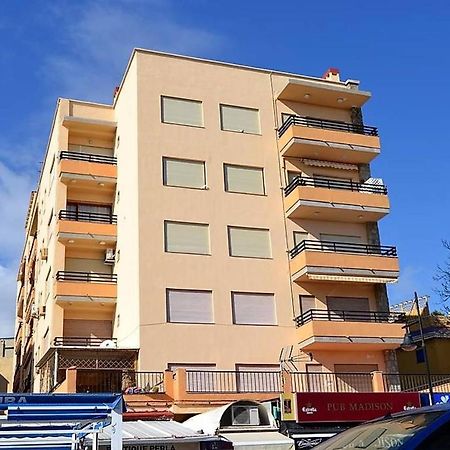 Elizabeth Beach Apartment With Seaviews! 토레몰리노스 외부 사진