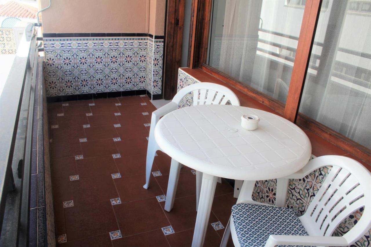 Elizabeth Beach Apartment With Seaviews! 토레몰리노스 외부 사진