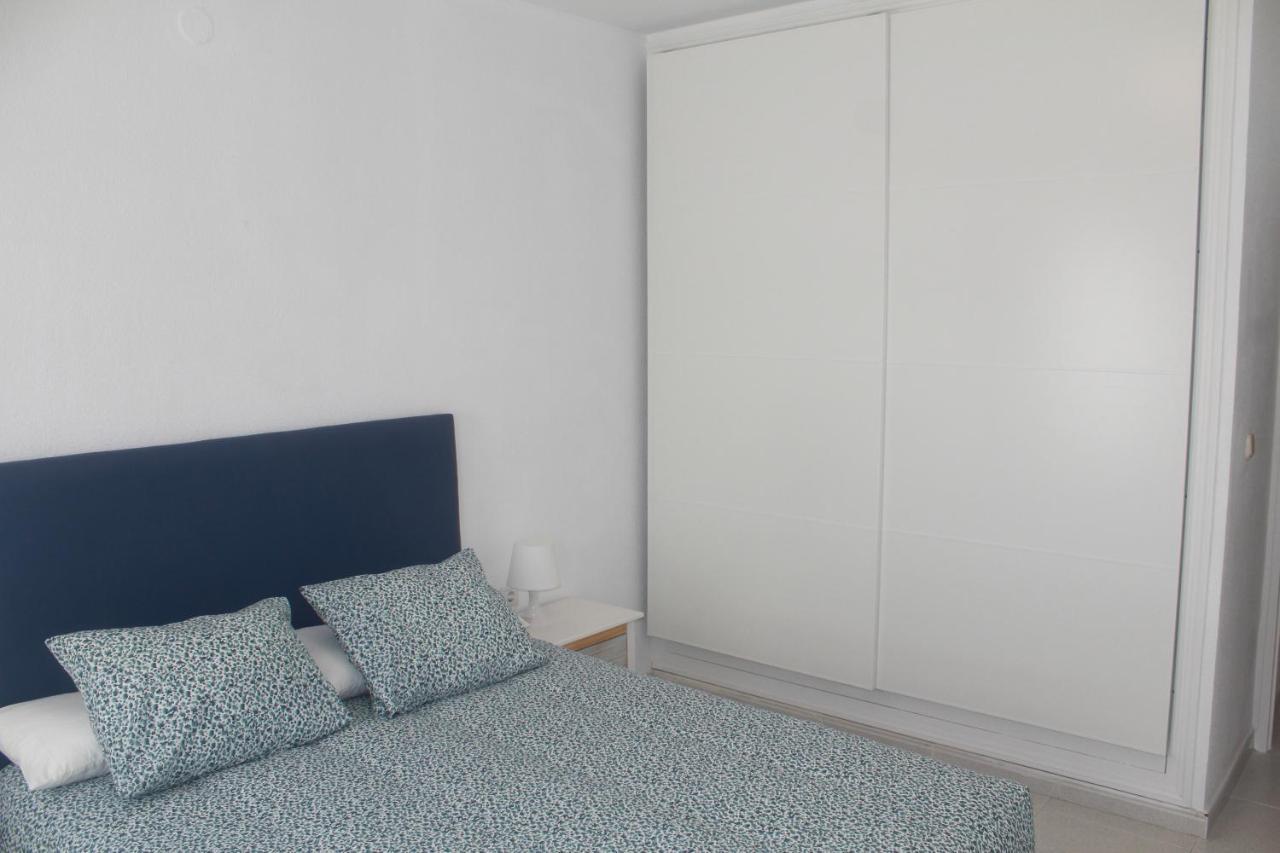 Elizabeth Beach Apartment With Seaviews! 토레몰리노스 외부 사진