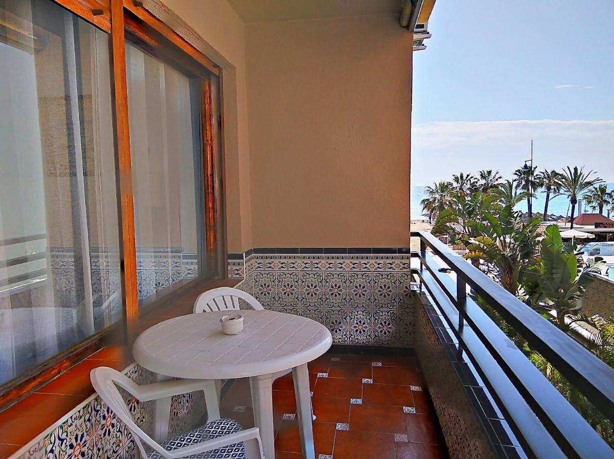 Elizabeth Beach Apartment With Seaviews! 토레몰리노스 외부 사진