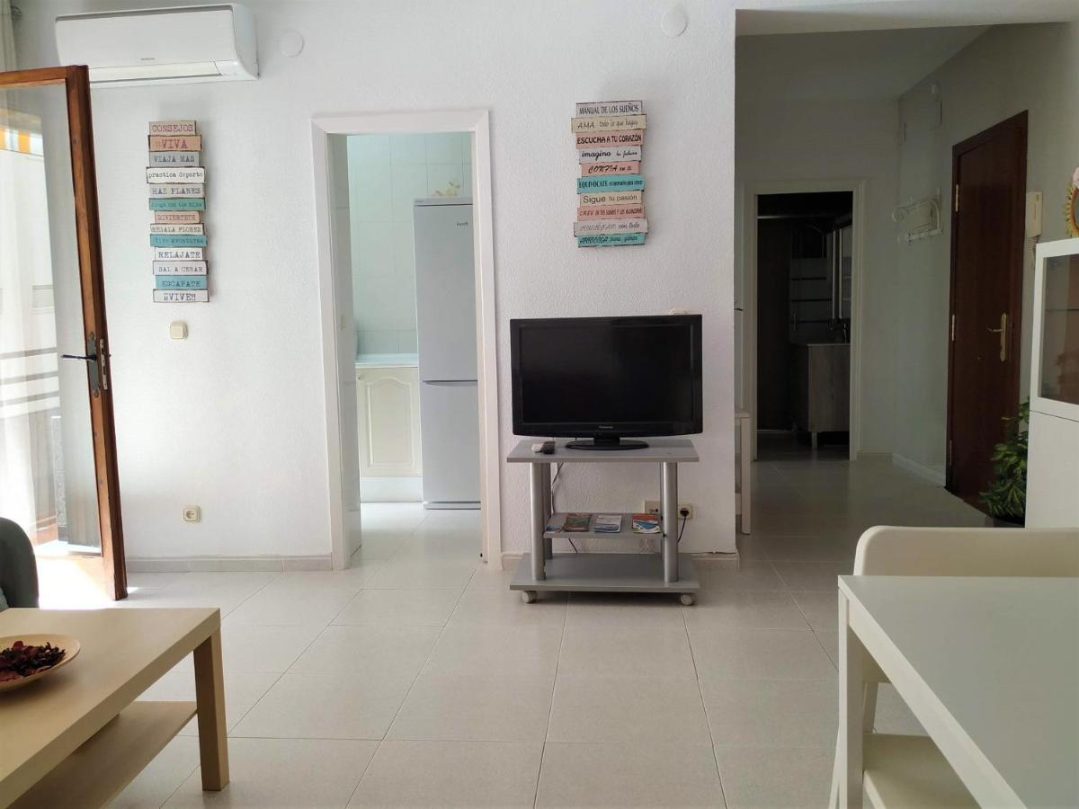 Elizabeth Beach Apartment With Seaviews! 토레몰리노스 외부 사진